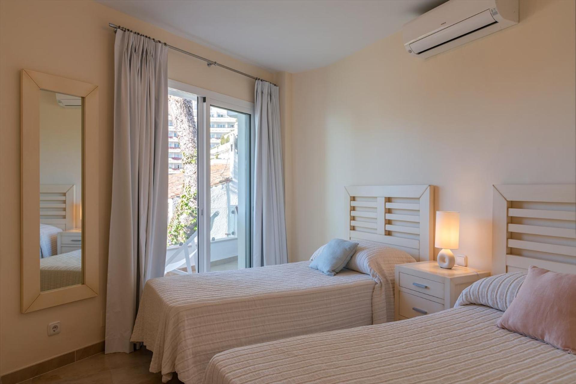 Lovely First Line With Seaviews Rdr452 Apartment *